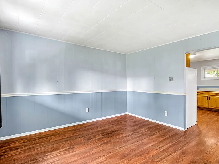 43 Lindsay Rd — Photo 10