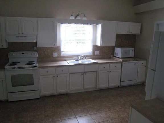 2nd image of 401 E 90th Ter