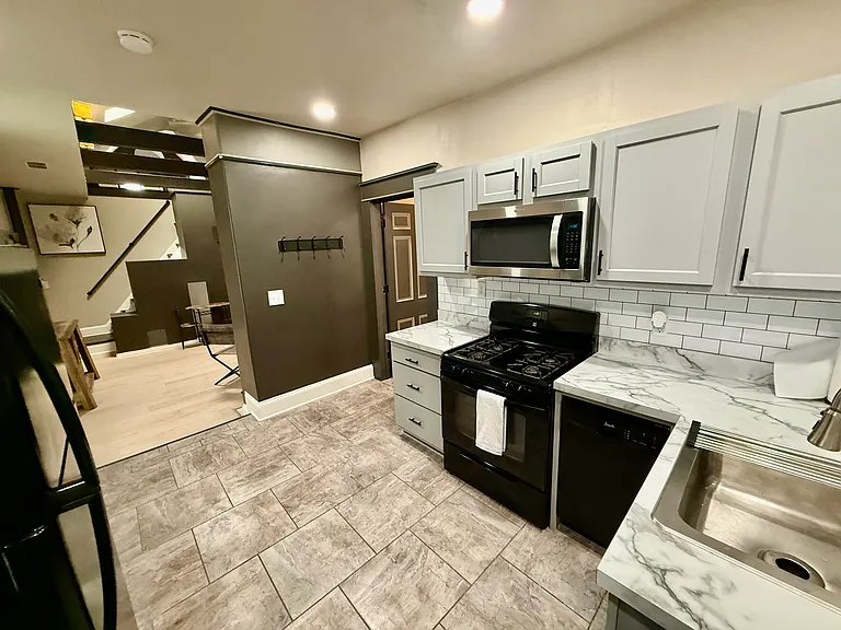 1312 Morton Ave #2 — Photo 9