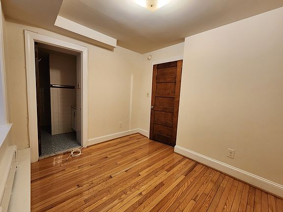 5th image of 4110 Spruce St APT 1C
