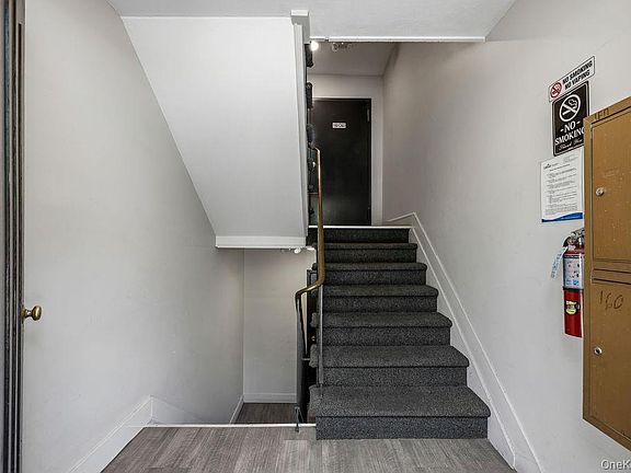 3rd image of 160 E Kearsing Parkway