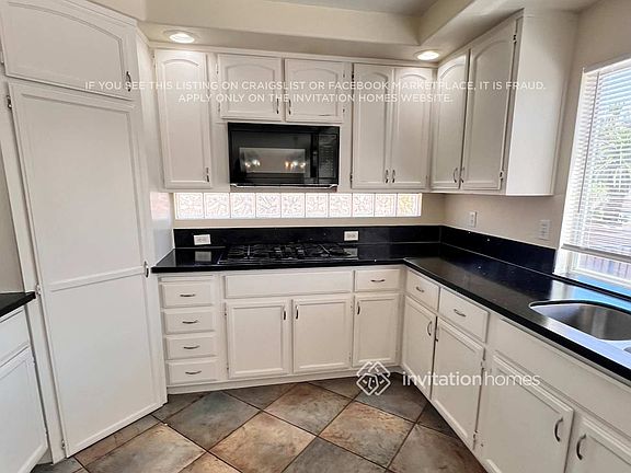 5th image of 280 Plaza Carmelina Ct