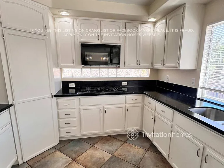 280 Plaza Carmelina Ct — Photo 5