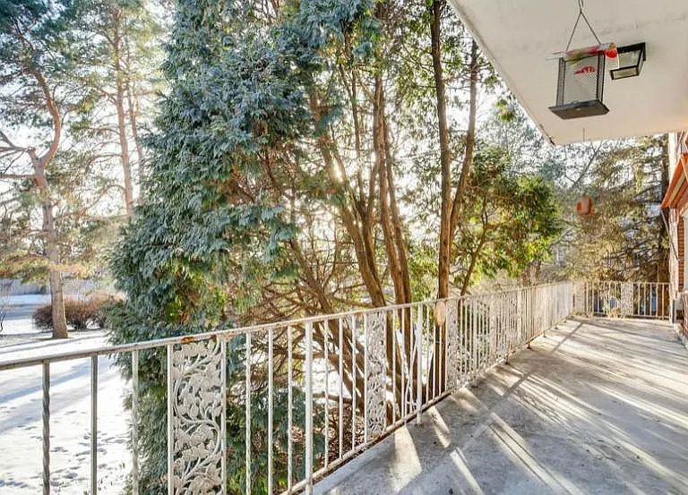 Very large private deck