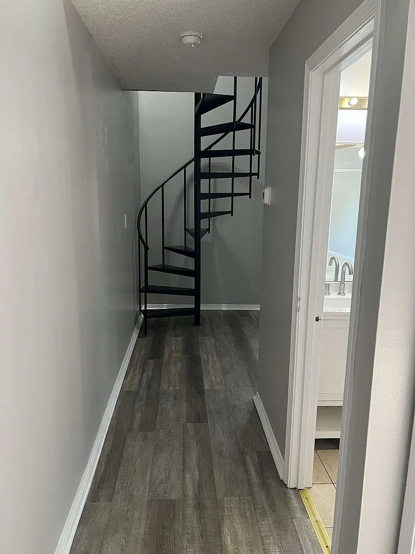 2 bedroom 1 bathroom condo! — Photo 2