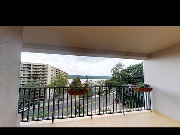 5th image of 1120 Warburton Ave APT 4C