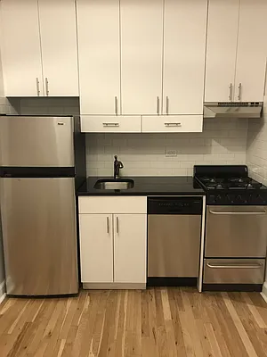 Rented by Metropolis Real Estate of Manhattan | media 11