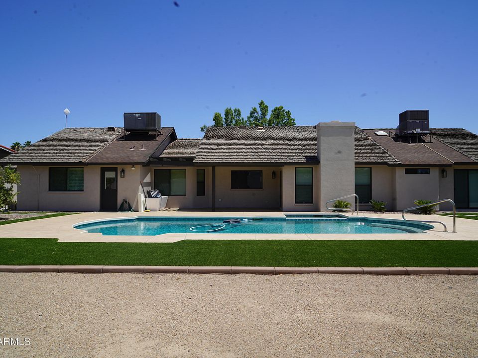 2nd image of 226 W RANCH Road