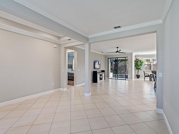 4th image of 6261 Arcadia Sq