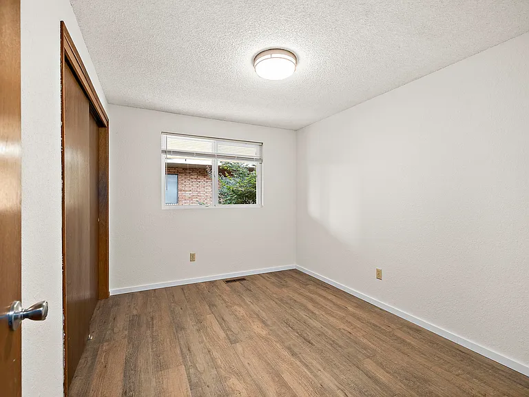 2516 Rockefeller Ave #1 — Photo 25