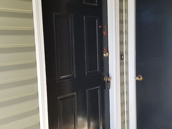 3rd image of 507 Briarwood Dr APT 4B