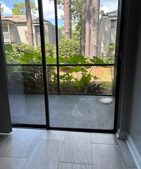 105 Springwood Cir #105-B — Photo 2