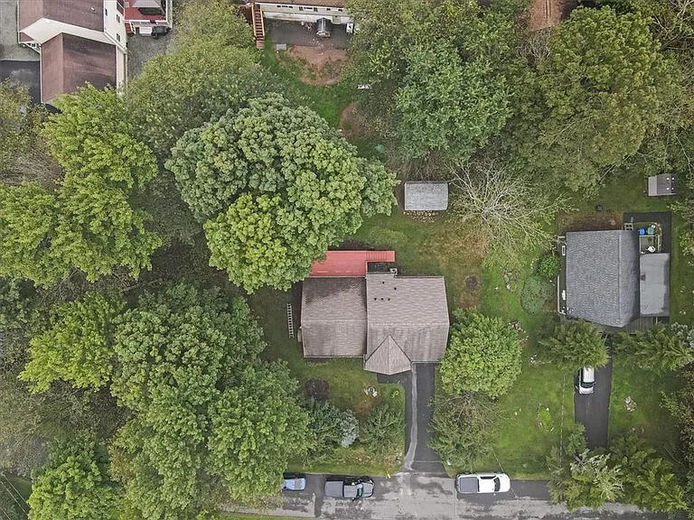 2704 Starlight Ter — Photo 10