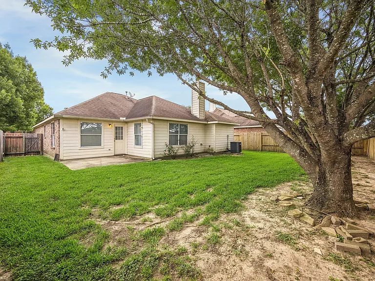 24027 Floragate Dr — Photo 20