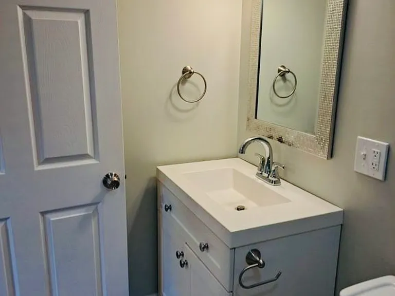 2046 Hartford Ave #5 — Photo 8