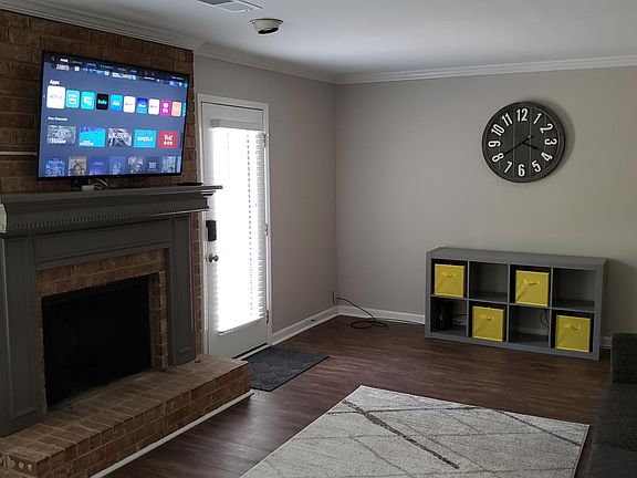 3rd image of 618 Twin Brooks Way