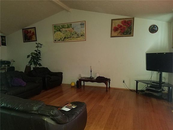 3rd image of 2533 Western Dr