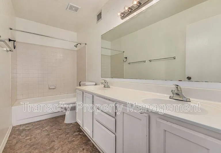 1111 W Summit Pl #27 — Photo 12