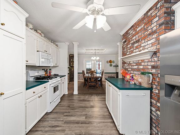 5th image of 601 N Florence Ave
