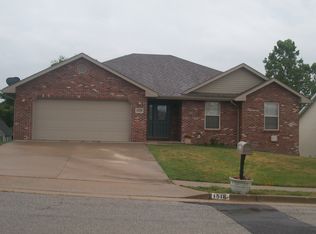 1518 La Hacienda Ct, Jefferson City, MO 65101