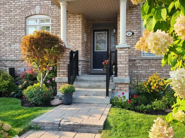 40 Outer Banks Dr N, Markham, ON L6B 0N5