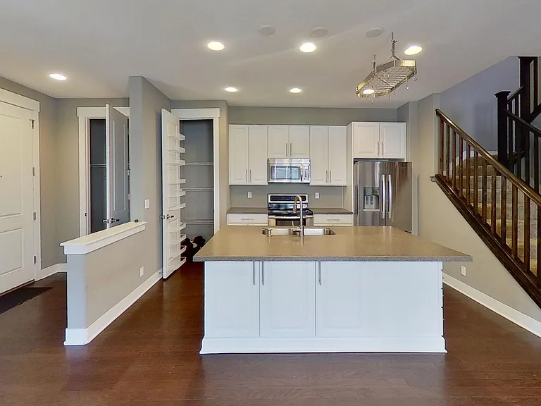523 S Vance Ct — Photo 6