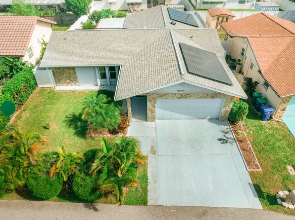 10275 113th St, Seminole, FL 33778