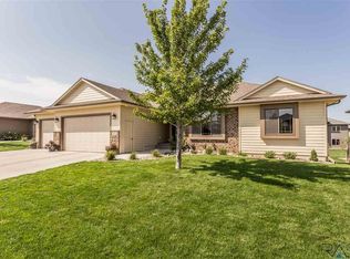 1215 S Monticello Ct, Sioux Falls, SD 57106