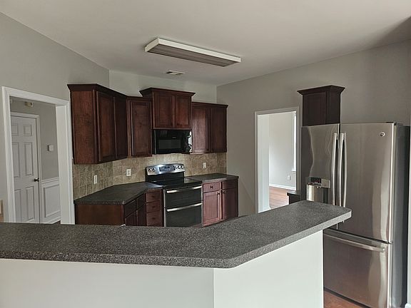 2nd image of 106 Coastal Ct