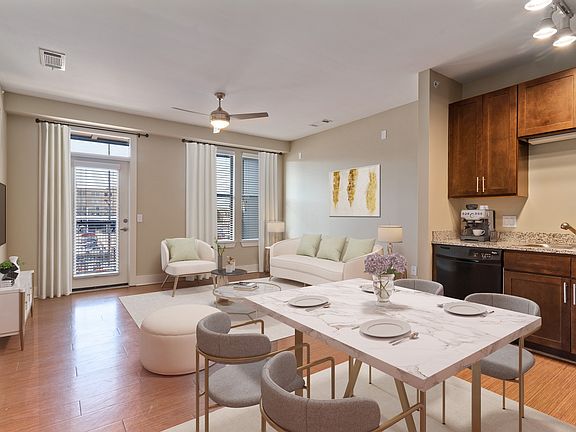 4th image of 210 11th Ave N #200-302