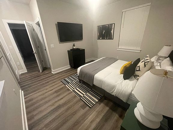 4th image of 316 W 34th St #2