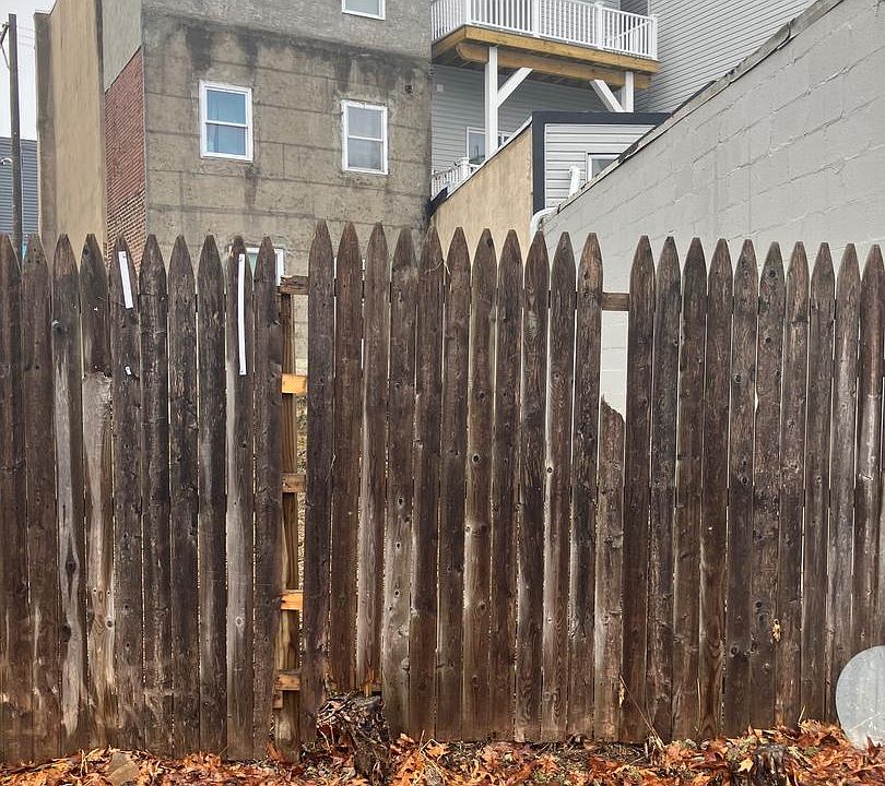 1st image of 2418 Trenton Ave
