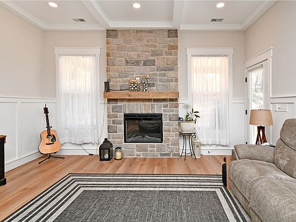 4th image of 2398 Belhaven Rd