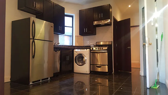 Rented by Bruma Realty LLC | media 23