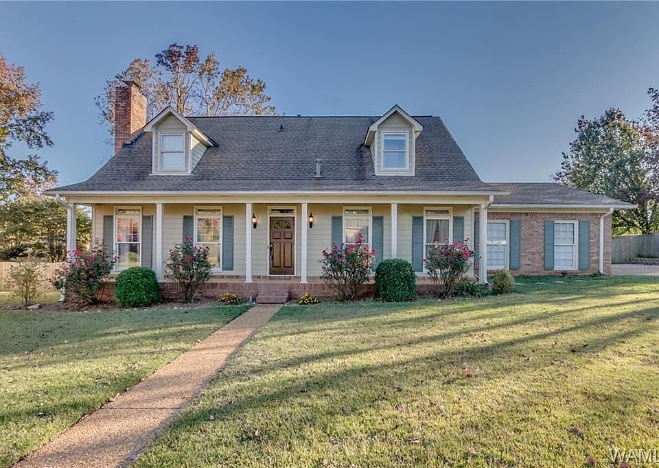 1st image of 705 Fair Oaks Ln