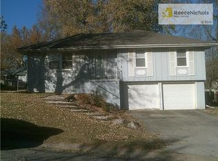 216 SW 20th St, Oak Grove, MO 64075