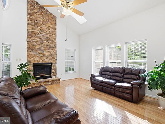 3rd image of 9500 Meadows Farm Dr
