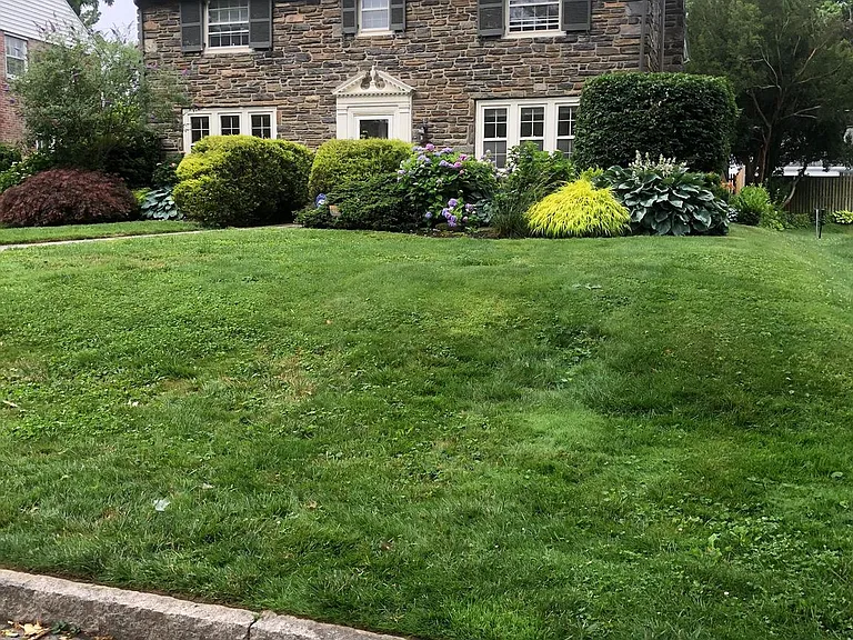 510 Monroe Rd — Photo 2