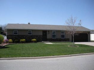 933 Princeton Rd, Janesville, WI 53546