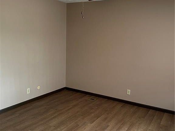 4th image of 4244 Green Meadows Dr