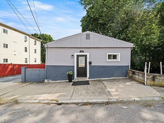 2nd image of 28 Warren St
