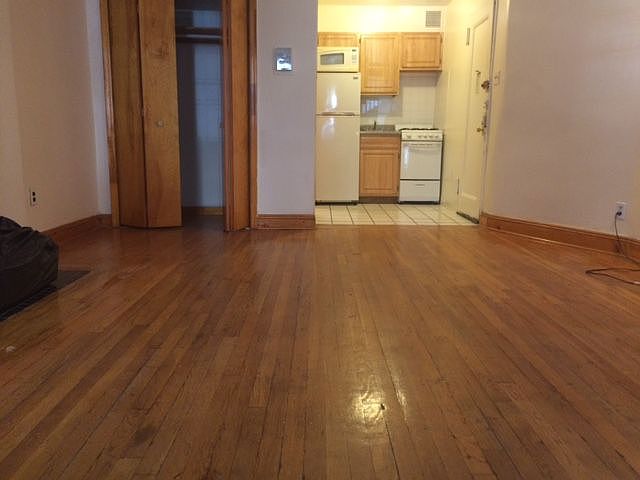 2nd image of 16 W 87th St APT 1F