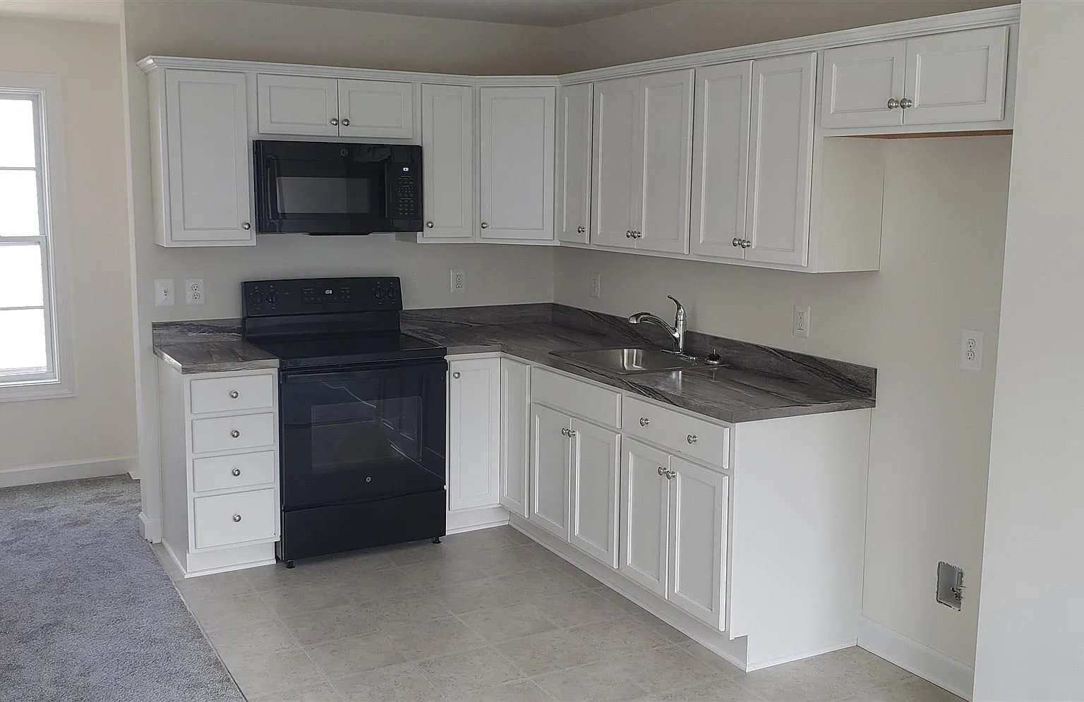 1 bed, 1.0 bath, 585 sqft, $1,400 — Photo 1