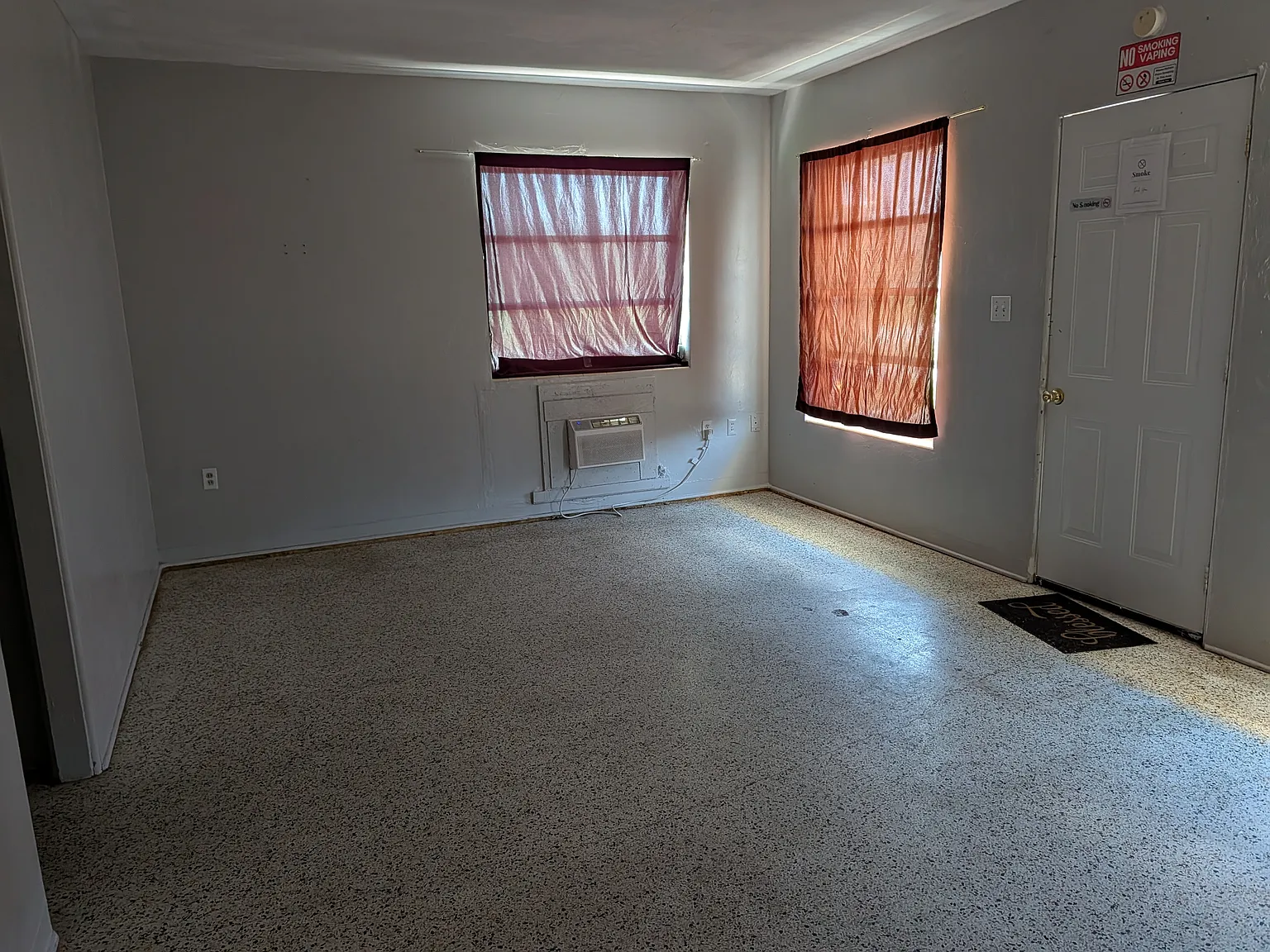 6480 Miami Dr — Photo 2