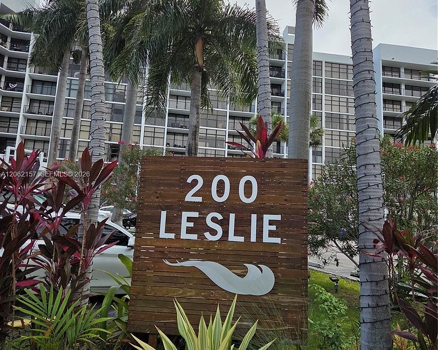 1st image of 200 Leslie Dr APT 1029