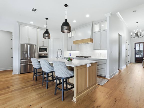 3rd image of 60 Copper Cir