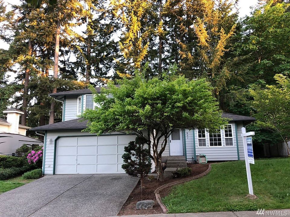 1st image of 907 NE Winston Dr