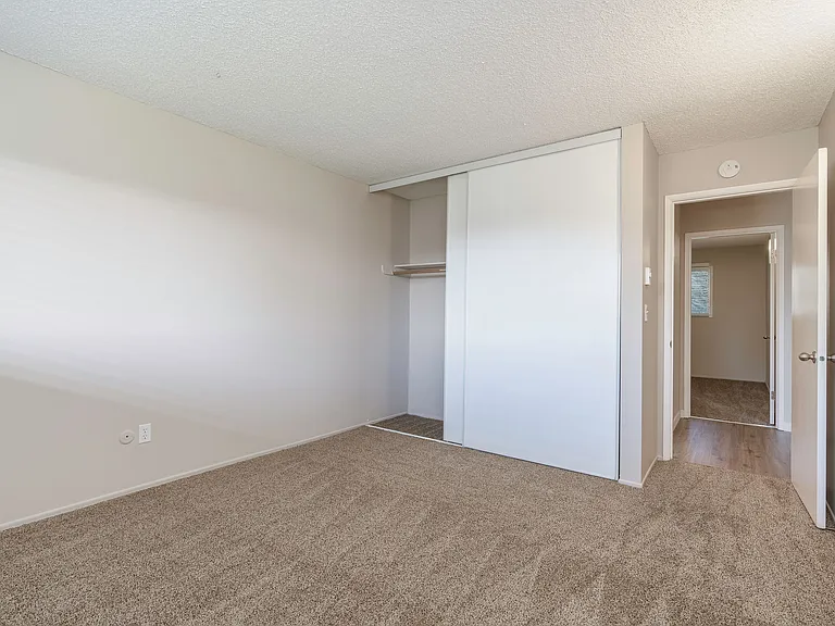 2 bed, 1 bathroom