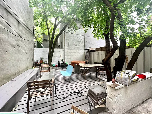 Rented by Nolita Group | media 18