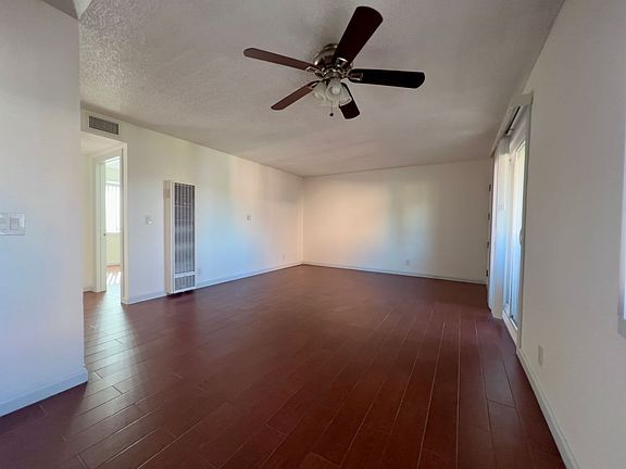4th image of 804 Larch St APT 4